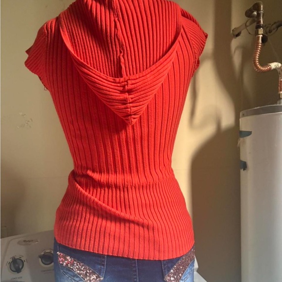 UNIF Red Hooded Ribbed Jacket - Picture 1 of 2